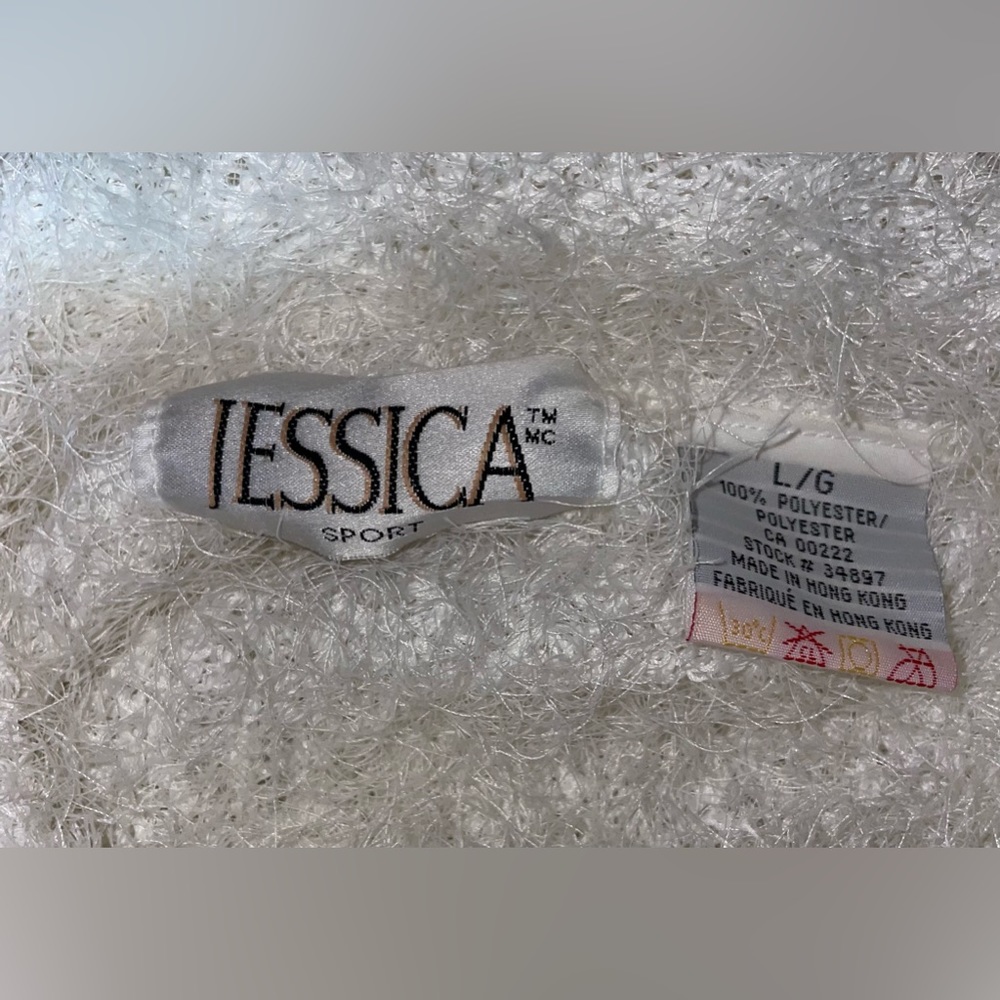 fuzzy sweater - Picture 4 of 4